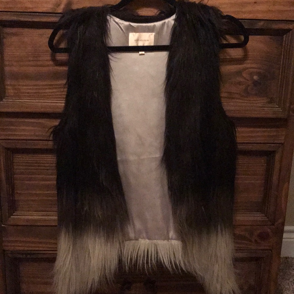 Black ombré faux fur vest